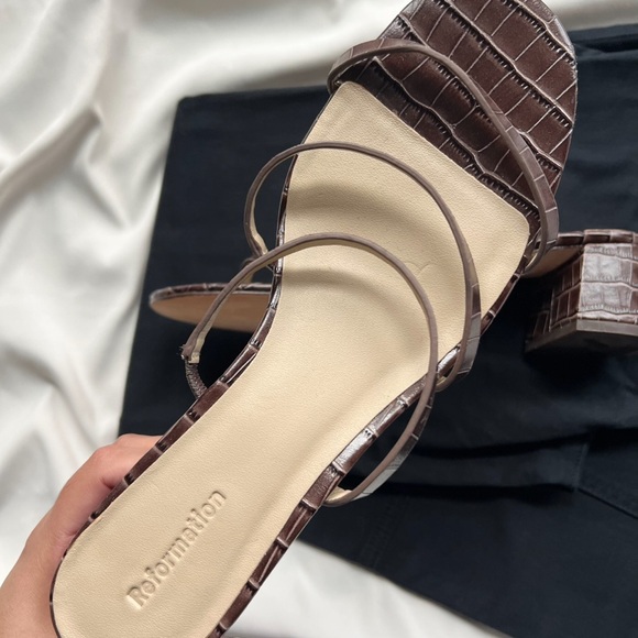 ⭐️REFORMATION Croc Sandal Heels ⭐️ - Picture 3 of 5